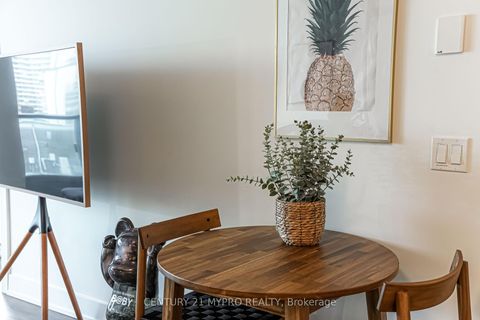 Photo 8 at 1621 - 585 Bloor Street E, North St. James Town, Toronto