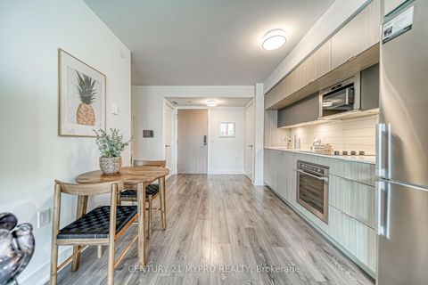 Photo 11 at 1621 - 585 Bloor Street E, North St. James Town, Toronto