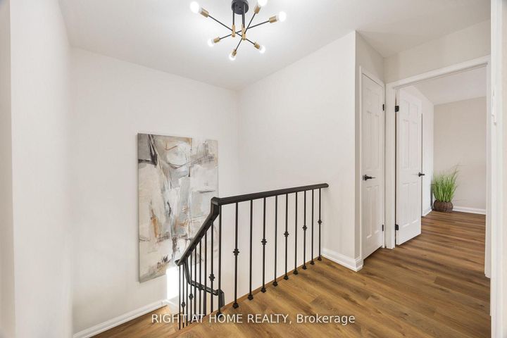 Photo 15 at 13 - 2 Wooded Carse Way, Branson, Toronto