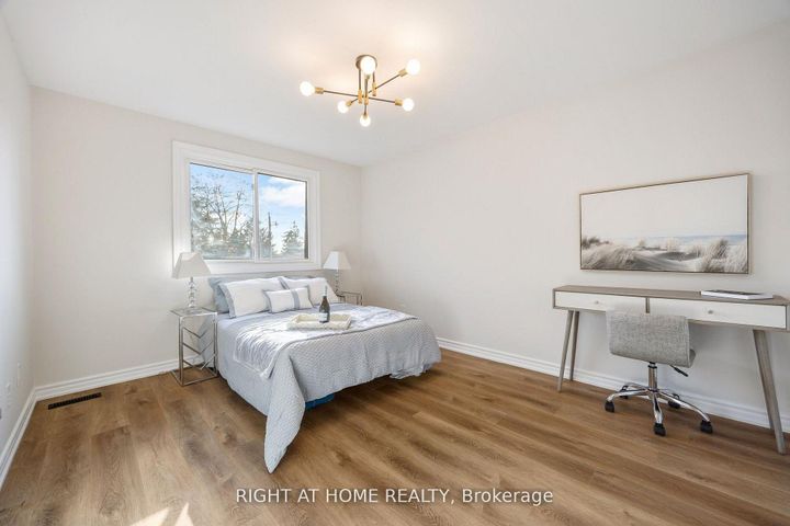 Photo 22 at 13 - 2 Wooded Carse Way, Branson, Toronto