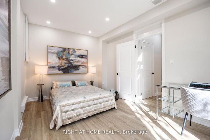 Photo 24 at 13 - 2 Wooded Carse Way, Branson, Toronto