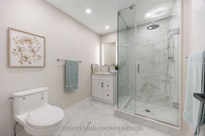 Photo 27 at 13 - 2 Wooded Carse Way, Branson, Toronto