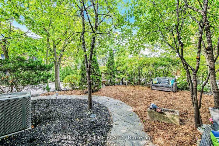 Photo 36 at 13 - 2 Wooded Carse Way, Branson, Toronto