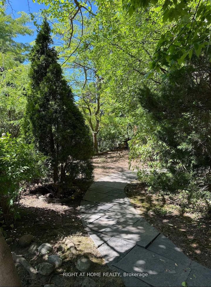 Photo 38 at 13 - 2 Wooded Carse Way, Branson, Toronto