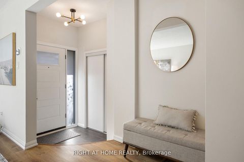 Photo 2 at 13 - 2 Wooded Carse Way, Branson, Toronto