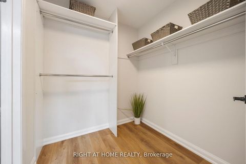 Photo 18 at 13 - 2 Wooded Carse Way, Branson, Toronto