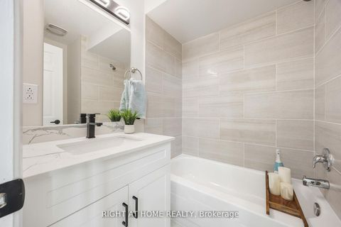 Photo 21 at 13 - 2 Wooded Carse Way, Branson, Toronto