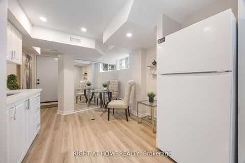 Photo 30 at 13 - 2 Wooded Carse Way, Branson, Toronto