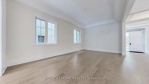 Photo 9 at 7 Adario Crescent, Vellore Village, Vaughan