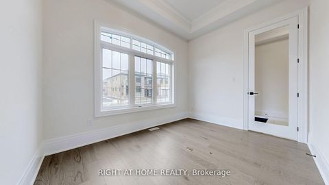 Photo 12 at 7 Adario Crescent, Vellore Village, Vaughan