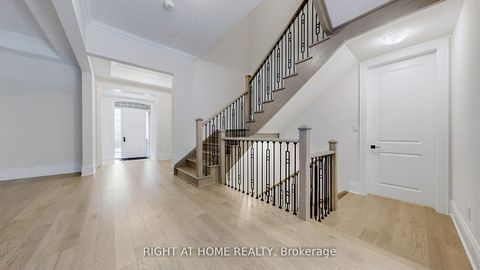 Photo 17 at 7 Adario Crescent, Vellore Village, Vaughan