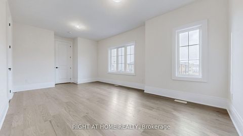 Photo 23 at 7 Adario Crescent, Vellore Village, Vaughan