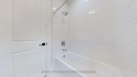 Photo 33 at 7 Adario Crescent, Vellore Village, Vaughan