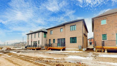 Photo 40 at 7 Adario Crescent, Vellore Village, Vaughan