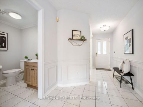 Photo 1 at 97 Pinedale Gate, East Woodbridge, Vaughan