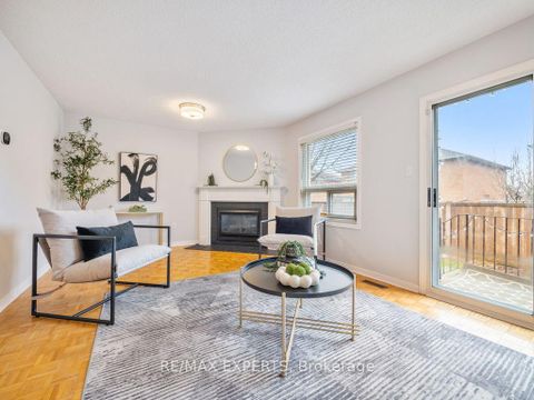 Photo 3 at 97 Pinedale Gate, East Woodbridge, Vaughan