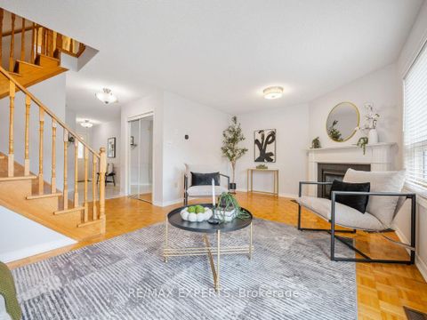 Photo 4 at 97 Pinedale Gate, East Woodbridge, Vaughan