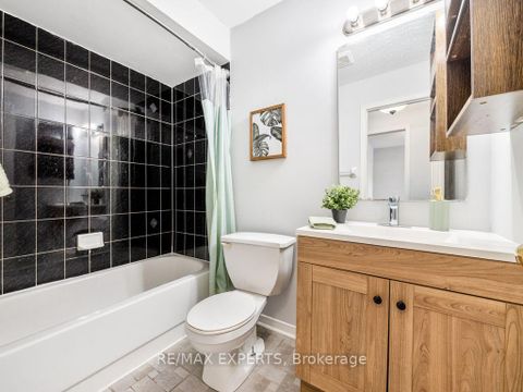 Photo 20 at 97 Pinedale Gate, East Woodbridge, Vaughan