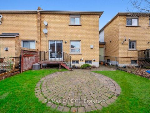 Photo 29 at 97 Pinedale Gate, East Woodbridge, Vaughan