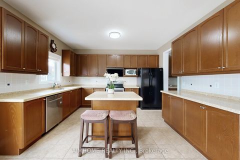 Photo 12 at 8 Brookhurst Avenue, Keswick South, Georgina