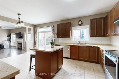 Photo 15 at 8 Brookhurst Avenue, Keswick South, Georgina