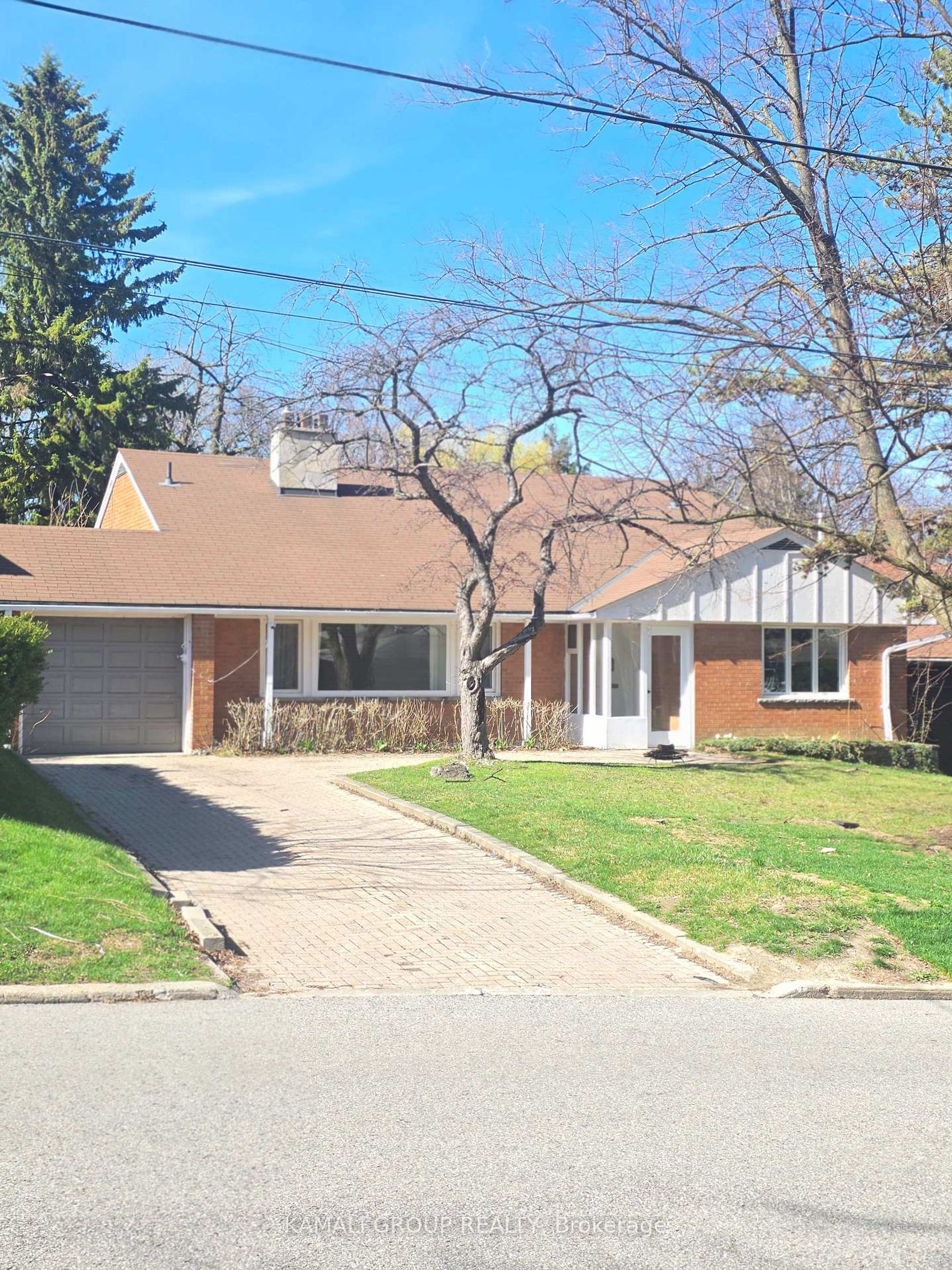 66 Hawksbury Drive, Bayview Village, Toronto photo number 2