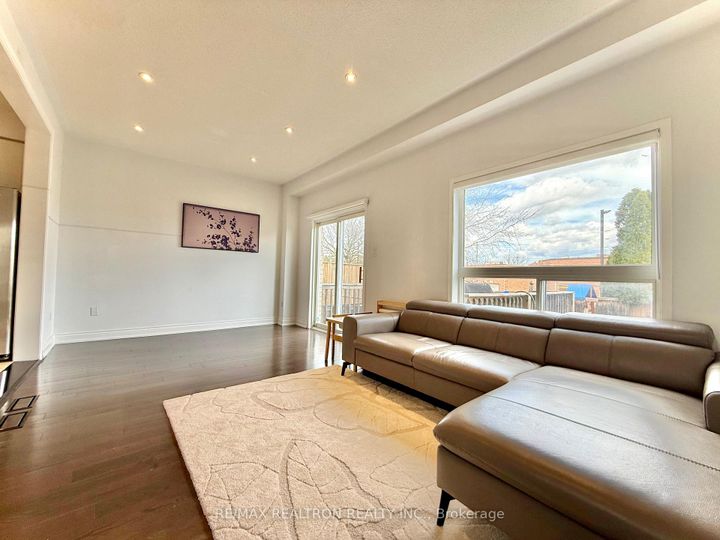 Photo 6 at 7 Abitibi Street, Westbrook, Richmond Hill