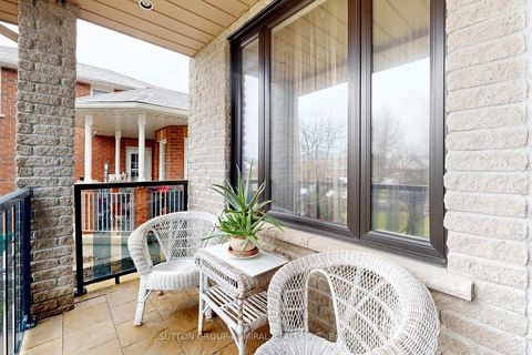 Photo 1 at 32 Stephanie Lane, Painswick South, Barrie