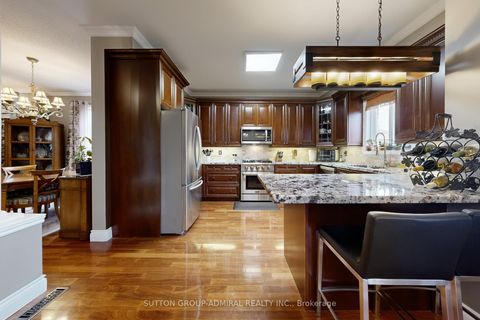 Photo 13 at 32 Stephanie Lane, Painswick South, Barrie