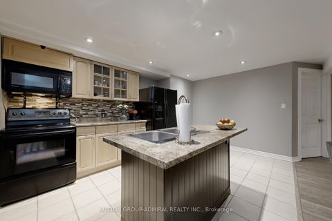 Photo 38 at 32 Stephanie Lane, Painswick South, Barrie