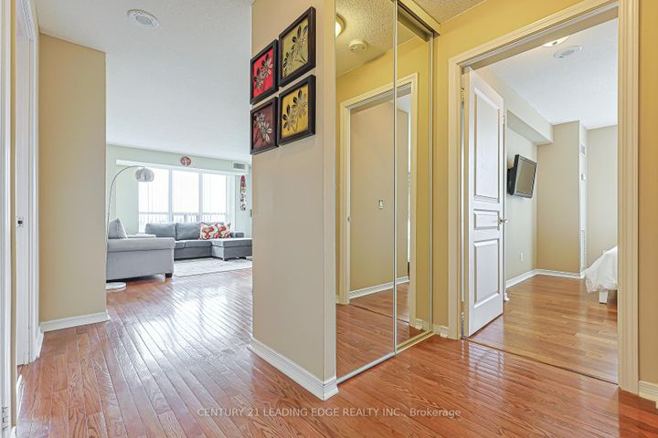 Photo 15 at 604 - 330 RED MAPLE Road, Langstaff, Richmond Hill