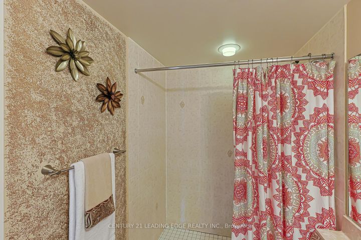 Photo 25 at 604 - 330 RED MAPLE Road, Langstaff, Richmond Hill