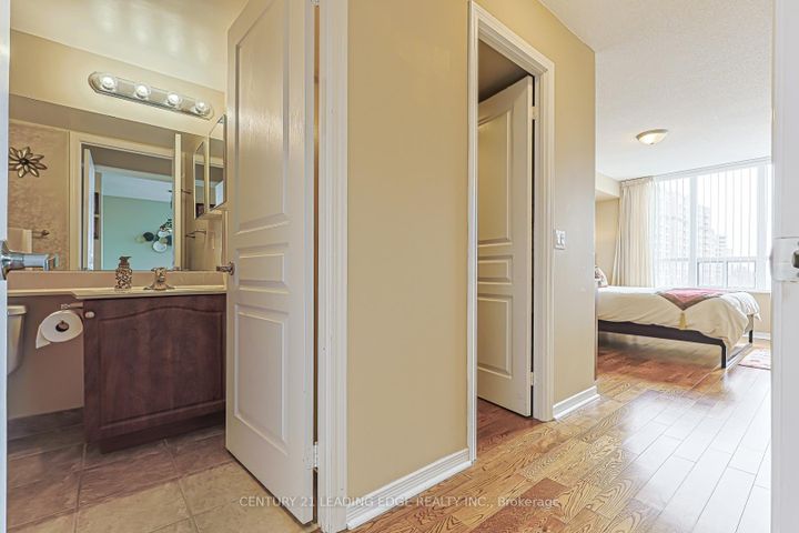 Photo 40 at 604 - 330 RED MAPLE Road, Langstaff, Richmond Hill
