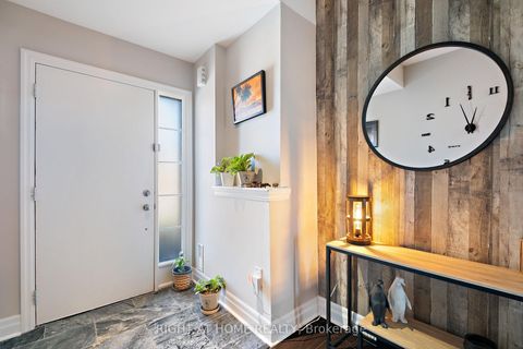 Photo 1 at 873 New Westminster Drive, Beverley Glen, Vaughan