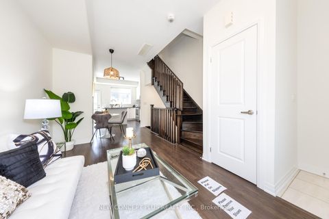 Photo 5 at 9 Thomas Mulholland Drive, CFB, Toronto