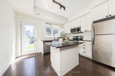 Photo 10 at 9 Thomas Mulholland Drive, CFB, Toronto