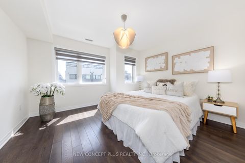 Photo 20 at 9 Thomas Mulholland Drive, CFB, Toronto