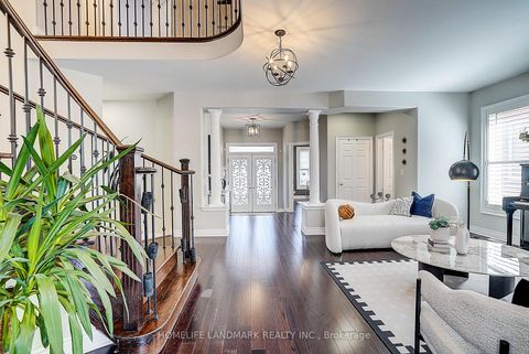 Photo 2 at 42 Hogaboom Avenue, Bayview Northeast, Aurora