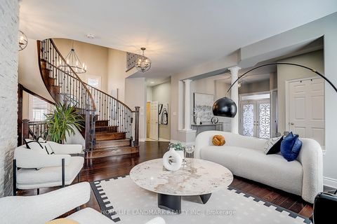 Photo 6 at 42 Hogaboom Avenue, Bayview Northeast, Aurora