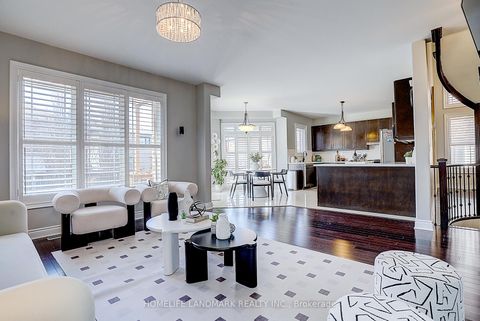 Photo 7 at 42 Hogaboom Avenue, Bayview Northeast, Aurora