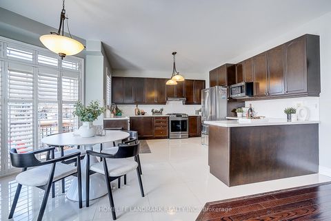 Photo 11 at 42 Hogaboom Avenue, Bayview Northeast, Aurora