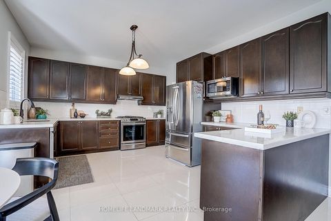 Photo 14 at 42 Hogaboom Avenue, Bayview Northeast, Aurora