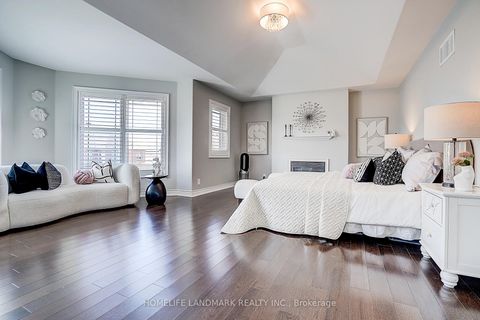 Photo 18 at 42 Hogaboom Avenue, Bayview Northeast, Aurora