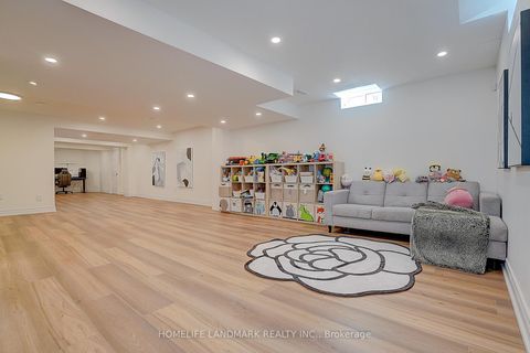 Photo 31 at 42 Hogaboom Avenue, Bayview Northeast, Aurora