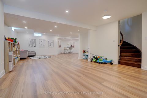 Photo 32 at 42 Hogaboom Avenue, Bayview Northeast, Aurora