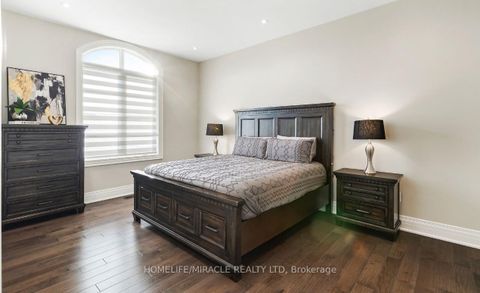 Photo 13 at 320 TORREY PINES Road, Kleinburg, Vaughan