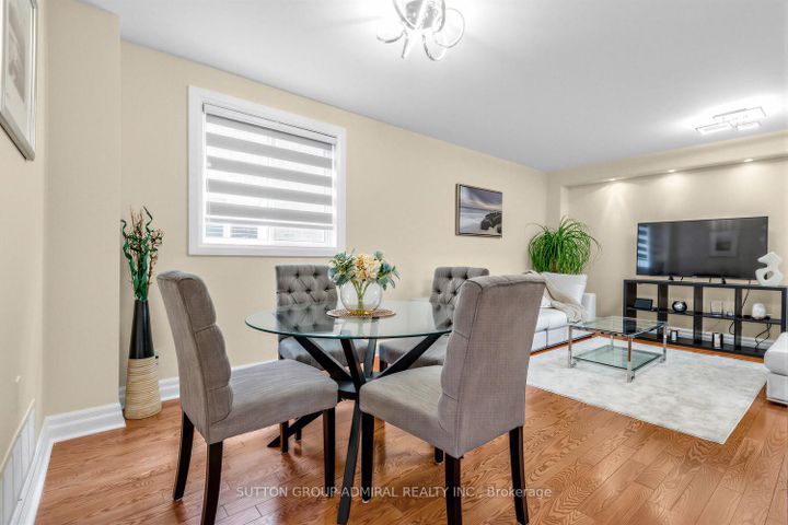 Photo 8 at 68 Redondo Drive, Beverley Glen, Vaughan