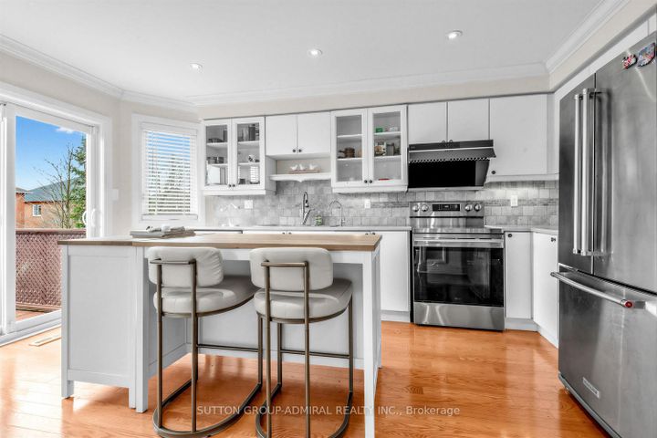 Photo 12 at 68 Redondo Drive, Beverley Glen, Vaughan