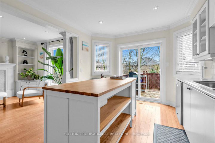 Photo 14 at 68 Redondo Drive, Beverley Glen, Vaughan