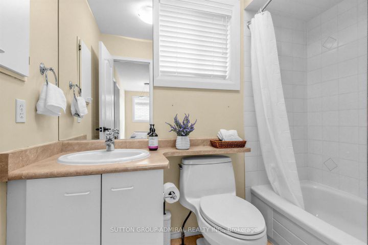 Photo 23 at 68 Redondo Drive, Beverley Glen, Vaughan